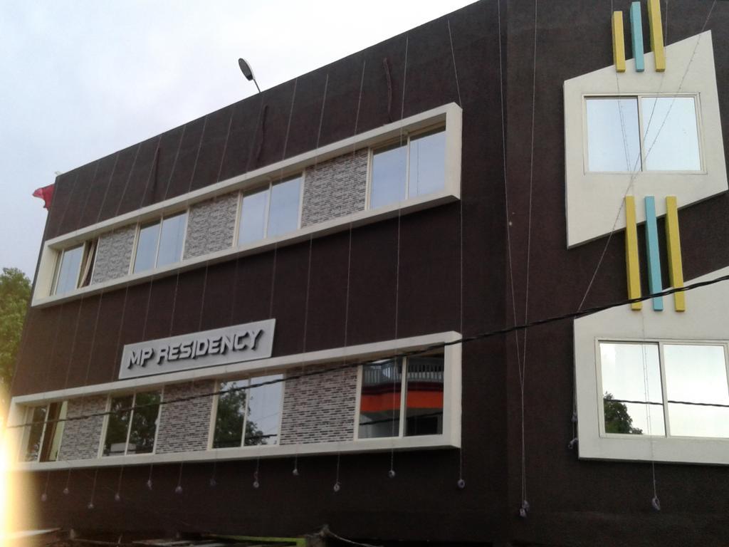 乌贾因 Mp Residency酒店 外观 照片
